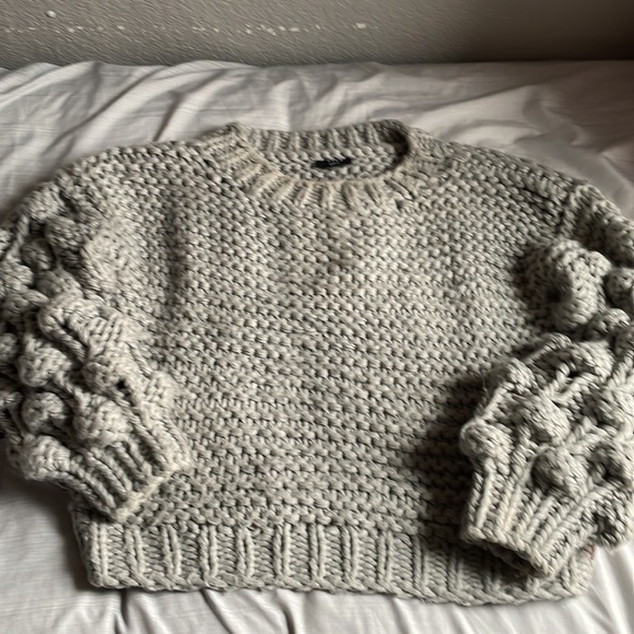 Vici bubble sleeve cardigan and it’s hand knit - Picture 5 of 5